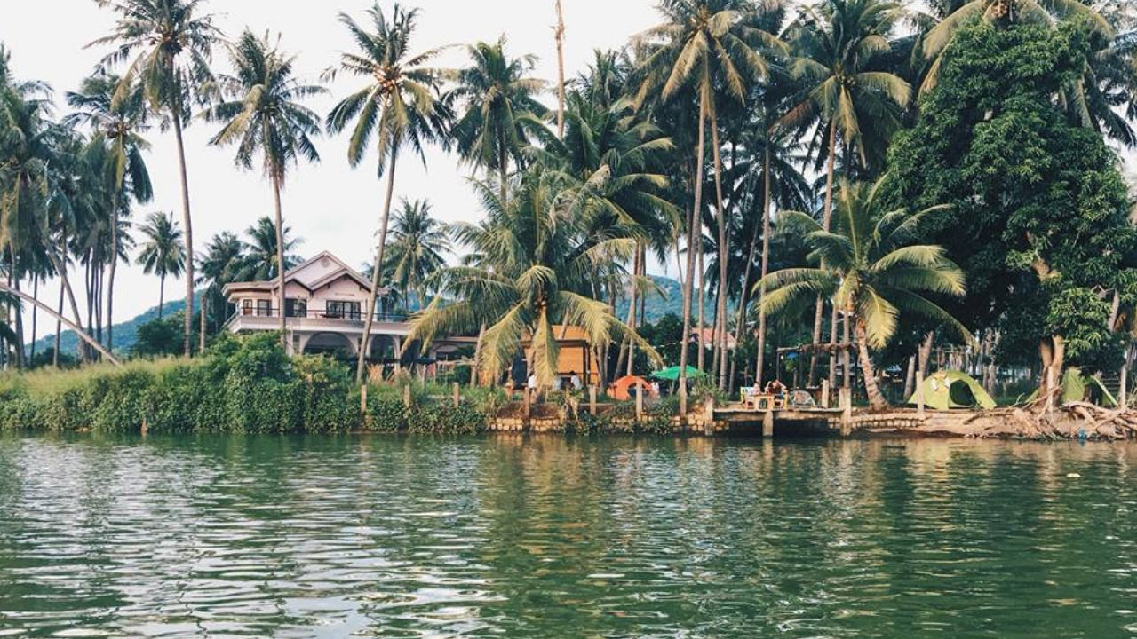 Nhà Bên Sông Homestay